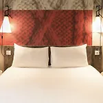 Ibis Centre