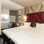 Ibis Centre 3*