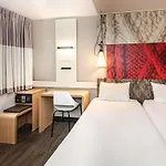 Ibis Centre 3*