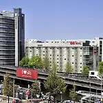Ibis Centre 3*