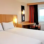 Ibis Centre 3*