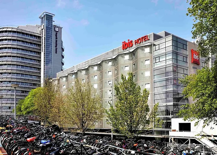Ibis Centre Hotel 3*