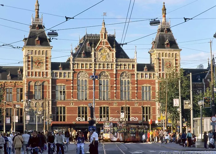 Ibis Centre Hotel 3*