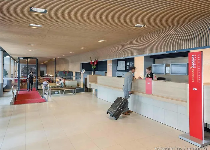 Ibis Centre Hotel 3*