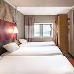 Ibis Centre 3*