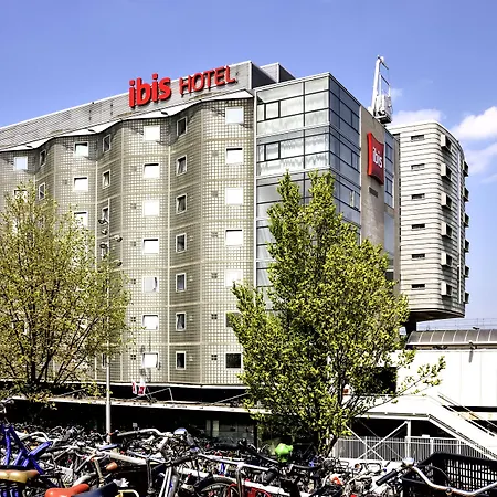Ibis Centre 3*