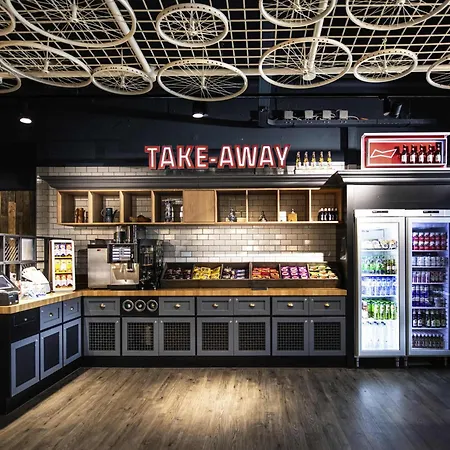 Ibis Centre Hotel 3*