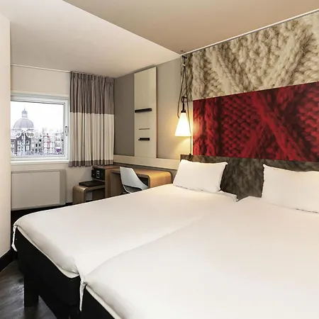Ibis Centre 3*