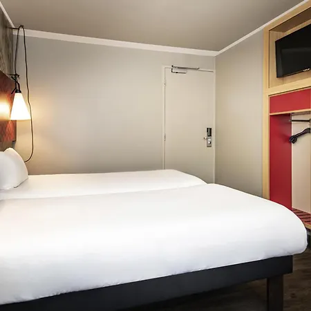 Hotel Ibis Centre 3*