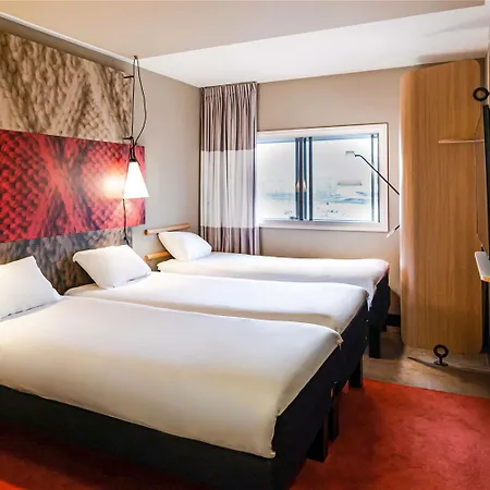 Ibis Centre 3*