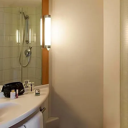 Ibis Centre 3*