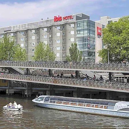 Ibis Centre Hotel 3*