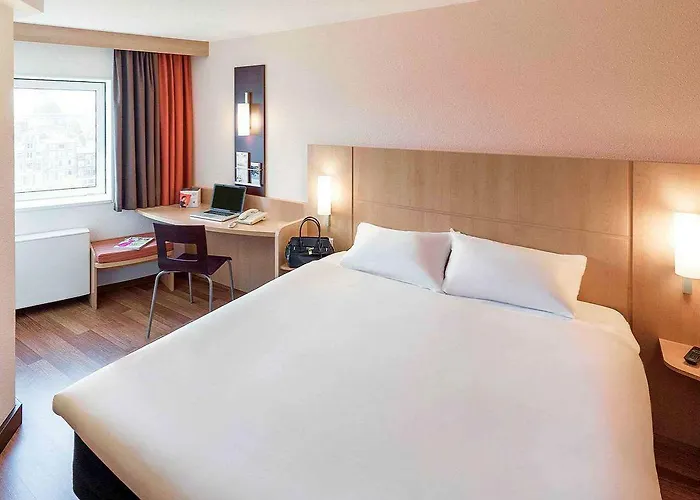 Hotel Ibis Centre 3*