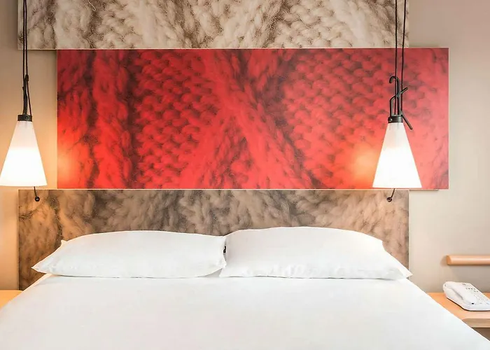 מלון Ibis Centre 3*