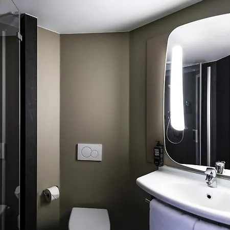 Otel Ibis Centre 3*